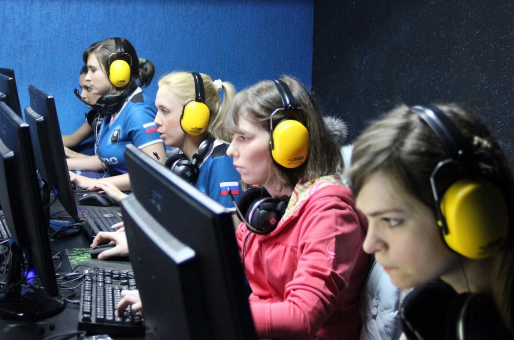 Репортаж с ESL Female Spring Сup 2012